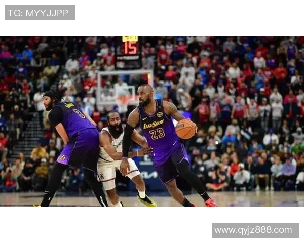 火箭队与湖人队激战正酣谁能在NBA赛场上笑到最后